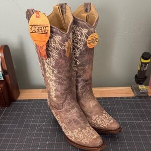 CORRAL WOMEN'S CRATER WITH BONE EMBROIDERY WESTERN BOOTS - SNIP TOE